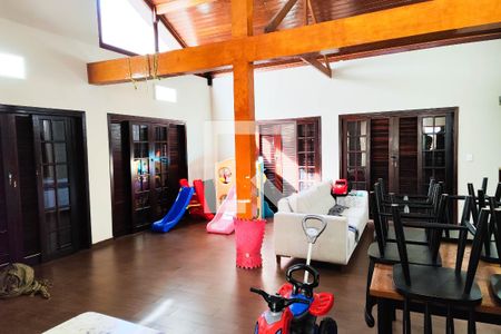 Casa à venda com 350m², 3 quartos e 3 vagas Casa à venda com 350m², 3 quartos e 3 vagasSala 2
