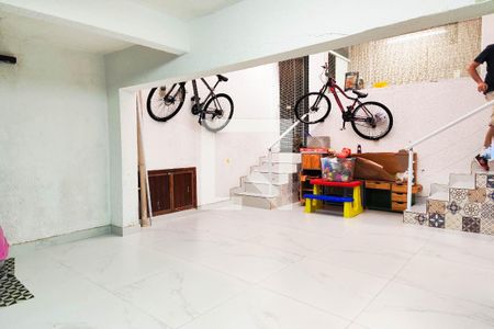 Casa à venda com 350m², 3 quartos e 3 vagas Casa à venda com 350m², 3 quartos e 3 vagasÁrea de Lazer