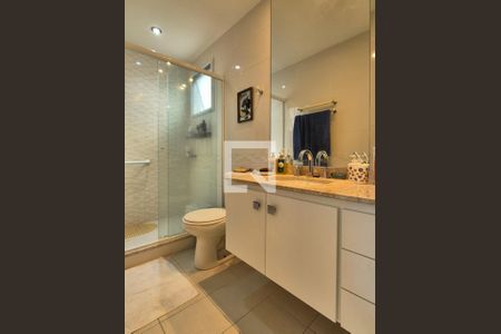 Apartamento à venda com 180m², 3 quartos e 3 vagas Apartamento à venda com 180m², 3 quartos e 3 vagasBanheiro Social