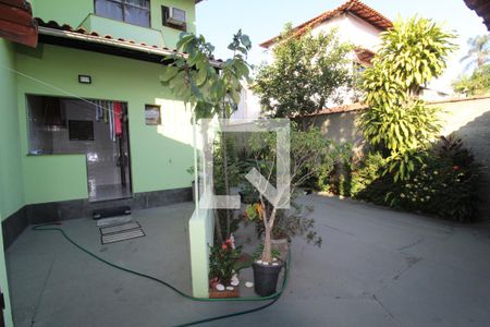 Casa de condomínio à venda com 300m², 4 quartos e 4 vagasQuintal