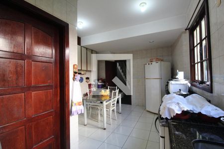 Casa de condomínio à venda com 300m², 4 quartos e 4 vagasCozinha