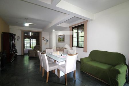 Sala de casa de condomínio à venda com 4 quartos, 300m² em Anil, Rio de Janeiro