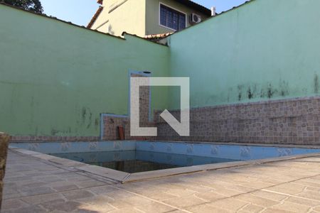 Casa de condomínio à venda com 300m², 4 quartos e 4 vagasPiscina