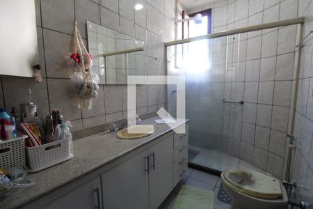 Casa de condomínio à venda com 300m², 4 quartos e 4 vagasBanheiro do corredor