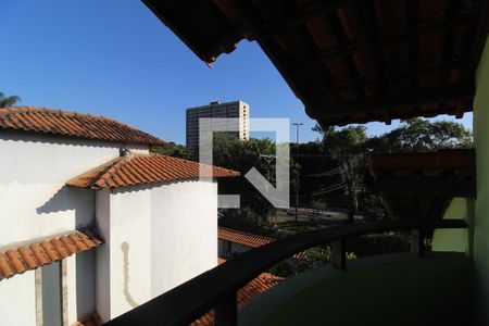 Casa de condomínio à venda com 300m², 4 quartos e 4 vagasVaranda do quarto 3