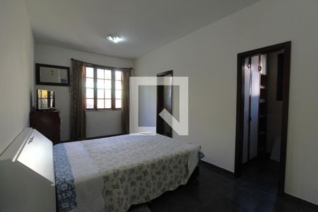 Casa de condomínio à venda com 300m², 4 quartos e 4 vagasSuíte