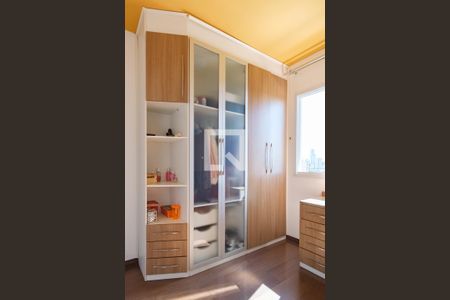 Apartamento à venda com 75m², 3 quartos e 2 vagasQuarto 2