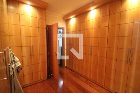Apartamento à venda com 300m², 5 quartos e 4 vagasCloset da Suite 1