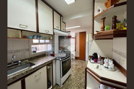 Apartamento à venda com 4 quartos, 298m² em Icaraí, Niterói