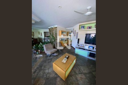 Casa à venda com 4 quartos, 222m² em Itaipu, Niterói