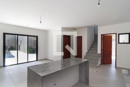 Casa à venda com 4 quartos, 180m² em Itaipu, Niterói