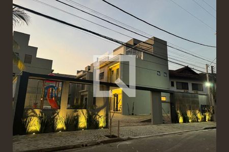 Casa à venda com 180m², 4 quartos e 2 vagas