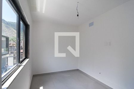 Casa à venda com 180m², 4 quartos e 2 vagas