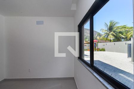 Casa à venda com 4 quartos, 180m² em Itaipu, Niterói