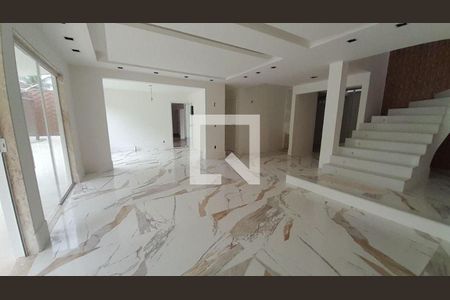 Casa à venda com 6 quartos, 457m² em Camboinhas, Niterói