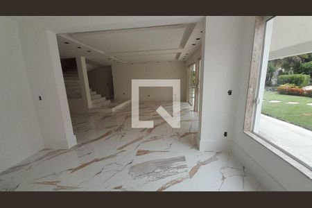 Casa à venda com 6 quartos, 457m² em Camboinhas, Niterói