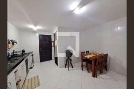 Casa à venda com 3 quartos, 133m² em Maravista, Niterói