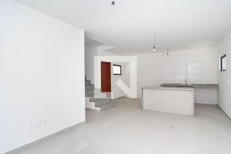 Casa à venda com 4 quartos, 180m² em Itaipu, Niterói