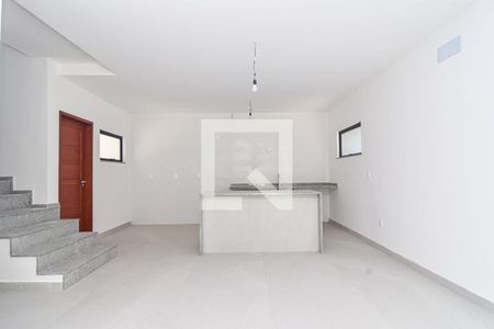 Casa à venda com 4 quartos, 180m² em Itaipu, Niterói