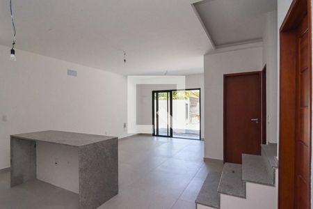 Casa à venda com 4 quartos, 180m² em Itaipu, Niterói