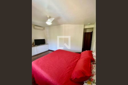 Casa à venda com 3 quartos, 400m² em Matapaca, Niterói