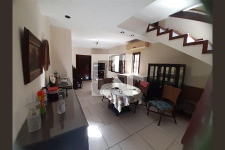 Casa à venda com 4 quartos, 192m² em Itaipu, Niterói