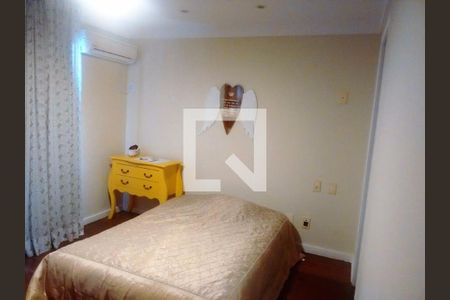 Casa à venda com 4 quartos, 470m² em Piratininga, Niterói