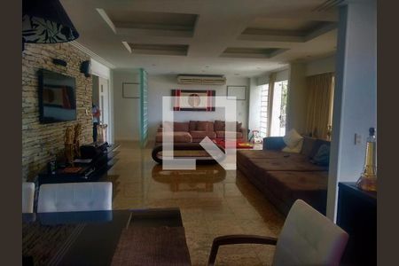 Casa à venda com 4 quartos, 470m² em Piratininga, Niterói