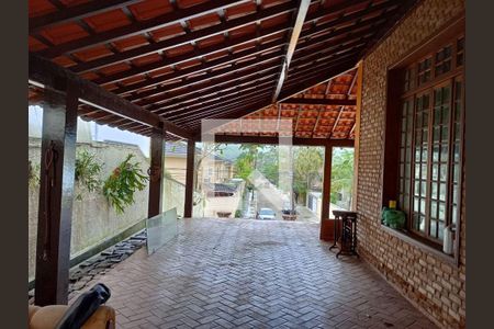 Casa à venda com 3 quartos, 364m² em Serra Grande, Niterói