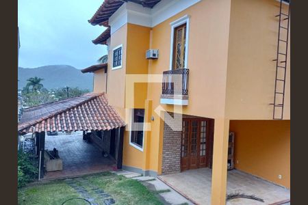 Casa à venda com 3 quartos, 364m² em Serra Grande, Niterói