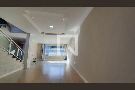 Casa à venda com 4 quartos, 280m² em Piratininga, Niterói