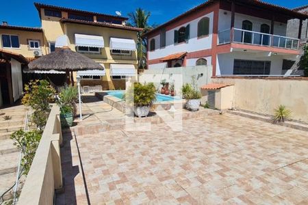 Casa à venda com 247m², 4 quartos e 3 vagas