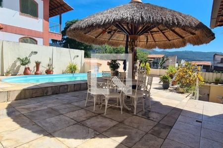 Casa à venda com 247m², 4 quartos e 3 vagas