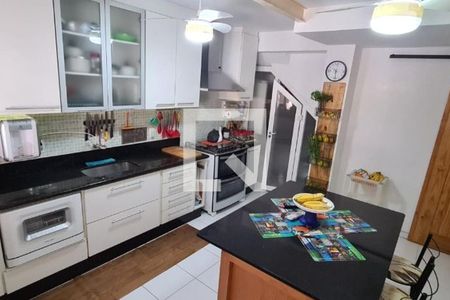 Casa à venda com 247m², 4 quartos e 3 vagas