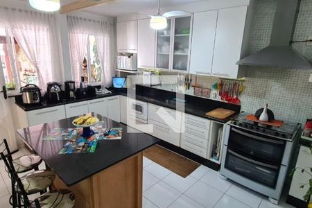 Casa à venda com 247m², 4 quartos e 3 vagas