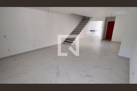 Casa à venda com 4 quartos, 150m² em Maravista, Niterói