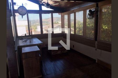 Casa à venda com 4 quartos, 550m² em Camboinhas, Niterói