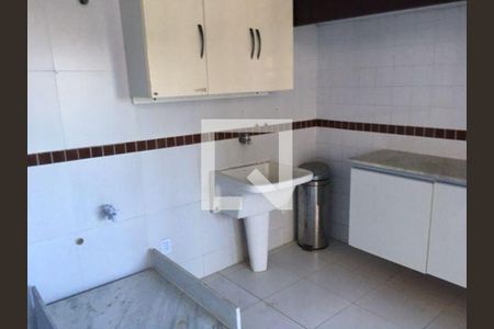 Casa à venda com 4 quartos, 550m² em Camboinhas, Niterói