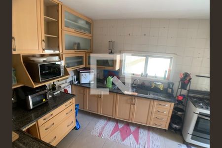 Casa à venda com 3 quartos, 127m² em Santa Rosa, Niterói