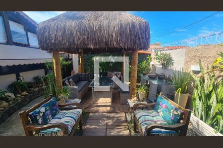 Casa à venda com 5 quartos, 195m² em Maralegre, Niterói