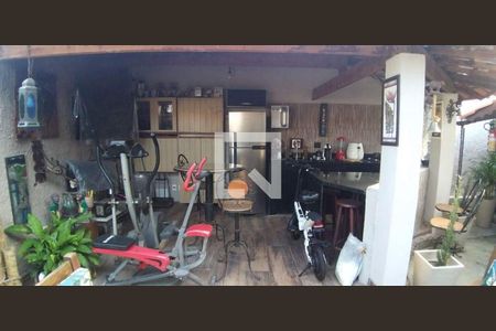 Casa à venda com 5 quartos, 195m² em Maralegre, Niterói