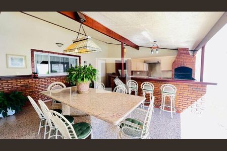 Casa à venda com 5 quartos, 518m² em Camboinhas, Niterói