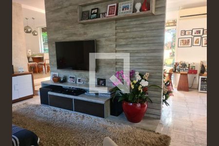 Casa à venda com 4 quartos, 270m² em Maceio, Niterói