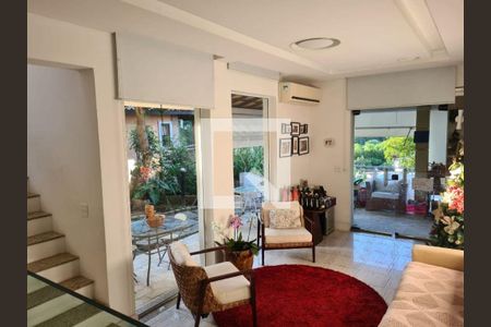 Casa à venda com 4 quartos, 270m² em Maceio, Niterói