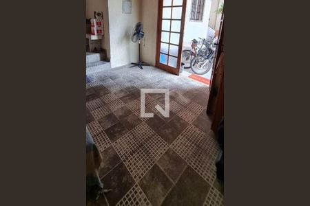 Casa à venda com 121m², 3 quartos e 2 vagas