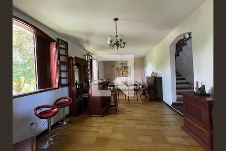 Casa à venda com 4 quartos, 304m² em Badu, Niterói
