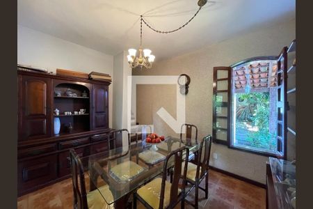 Casa à venda com 4 quartos, 304m² em Badu, Niterói