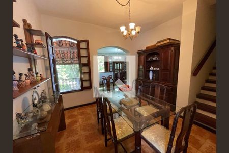 Casa à venda com 4 quartos, 304m² em Badu, Niterói