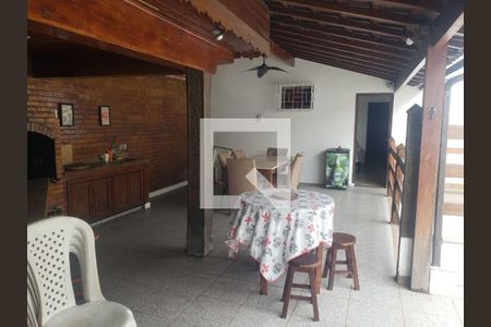 Casa à venda com 5 quartos, 270m² em São Francisco, Niterói