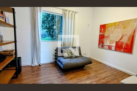 Casa à venda com 3 quartos, 216m² em Camboinhas, Niterói